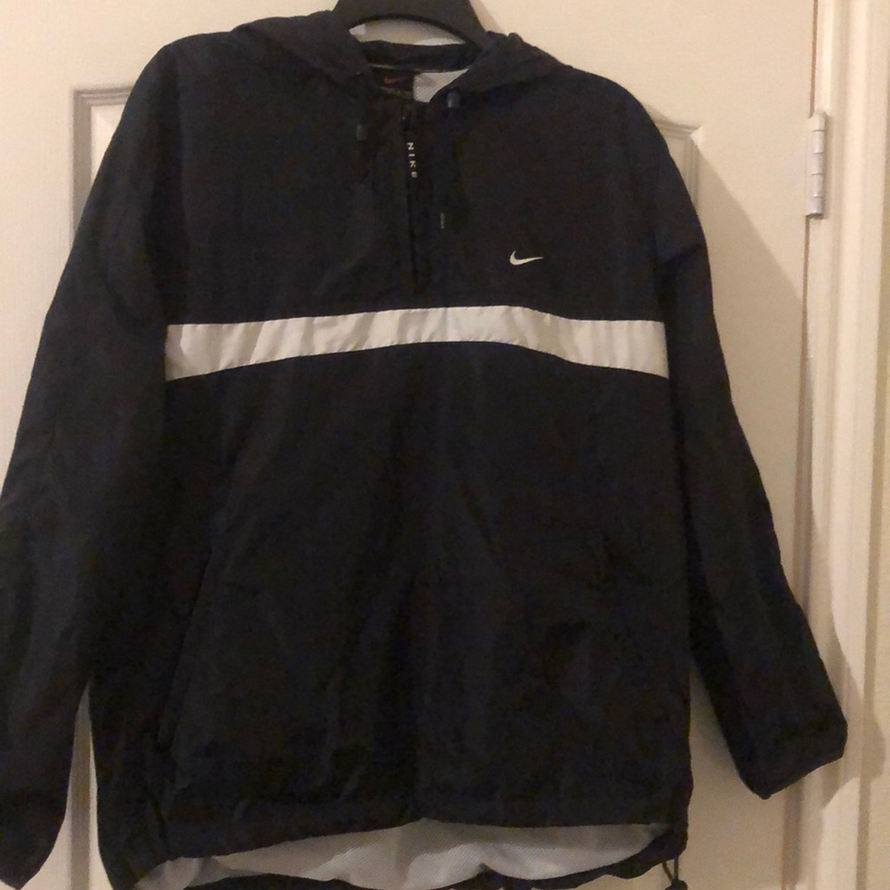 Men’s Nike Windbreaker rain repellent size M